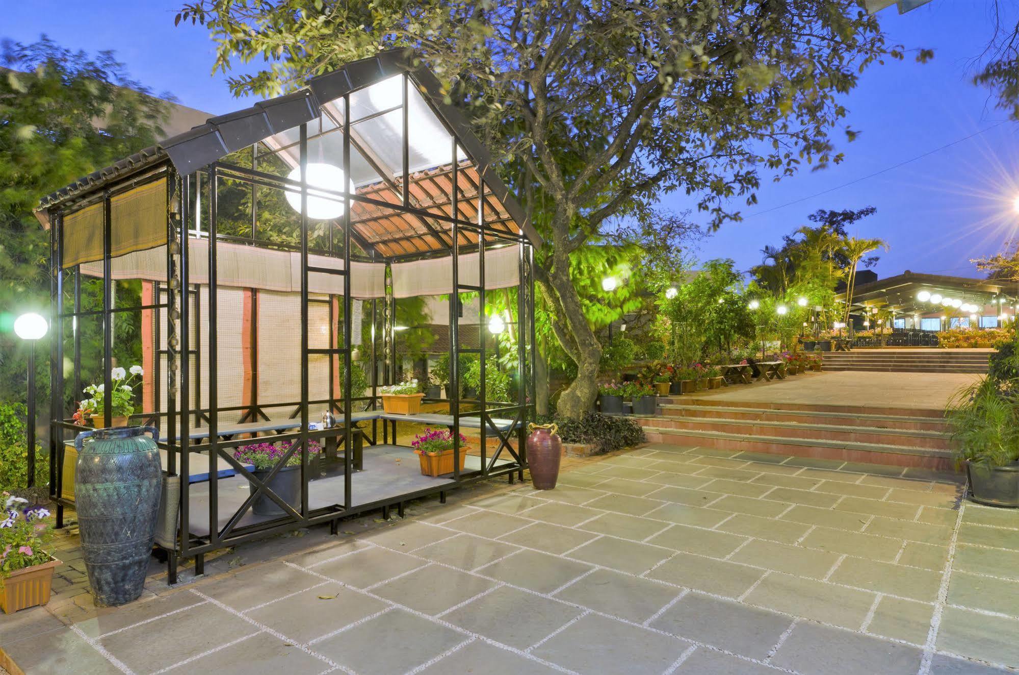 Club Mahindra Saj Mahabaleshwar Hotel Exterior photo