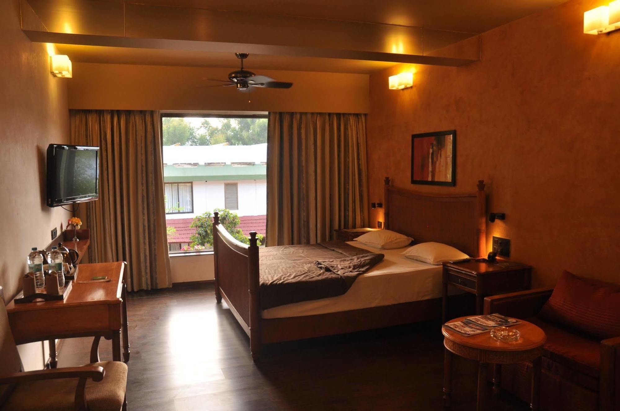 Club Mahindra Saj Mahabaleshwar Hotel Exterior photo